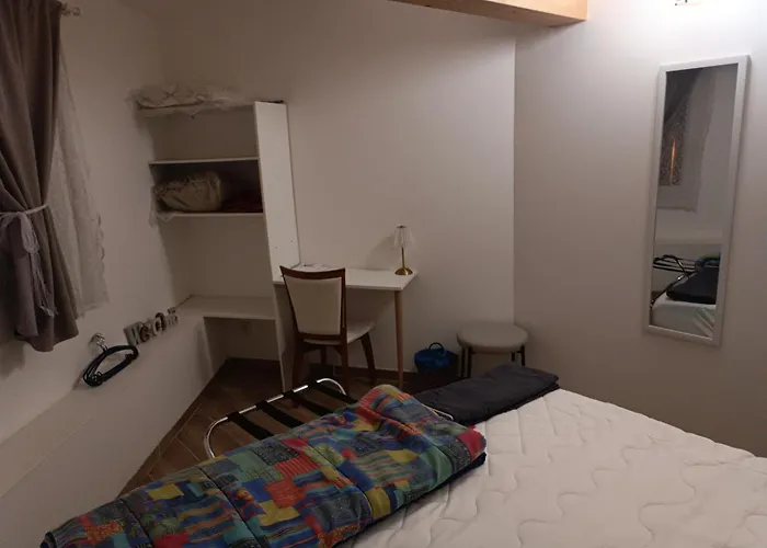 Alpinias Bed And Breakfast Marseille